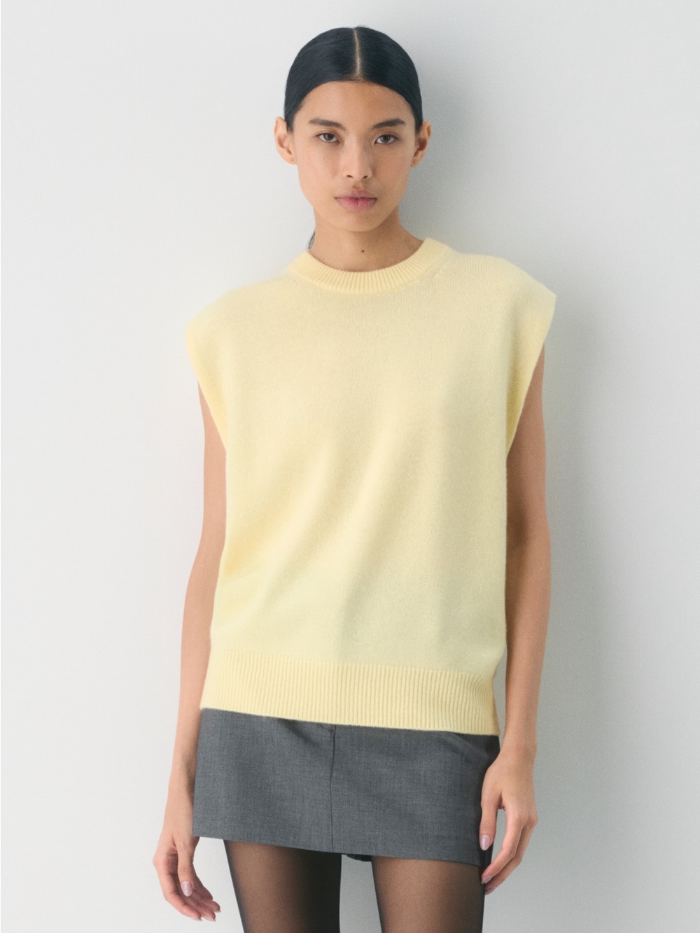 Aritzia Essential Cashmere Relaxed Crew Vest